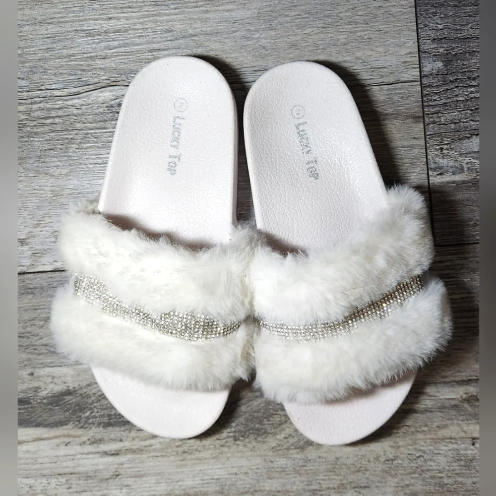 Lucky Top Girls Faux Fur Rhinestone Mosssy Slides- White
